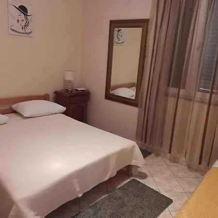 In - Zadar Riviera 7840 Privlaka (Zadar)